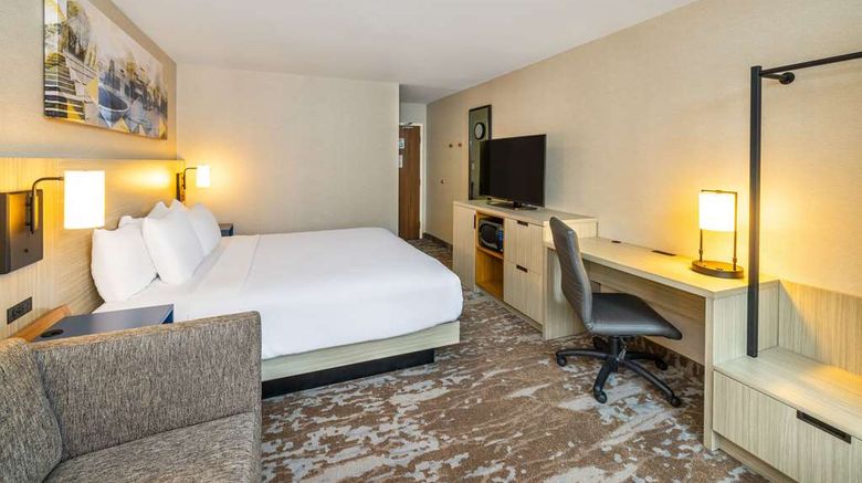 <b>Comfort Inn Parry Sound Room</b>. Images powered by <a href="https://iceportal.shijigroup.com/" title="IcePortal" target="_blank">IcePortal</a>.