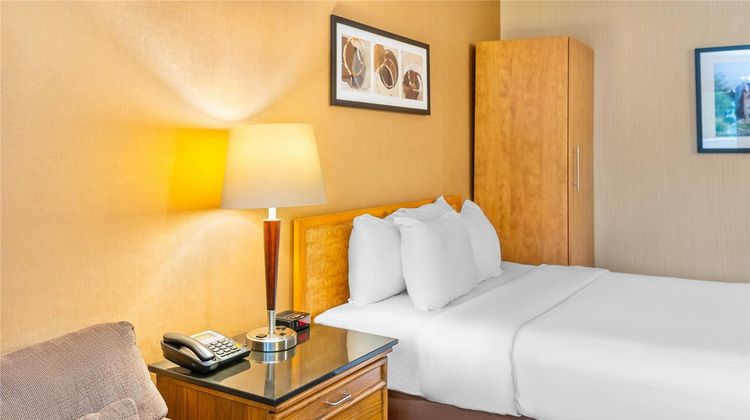 Comfort Inn Pembroke Room