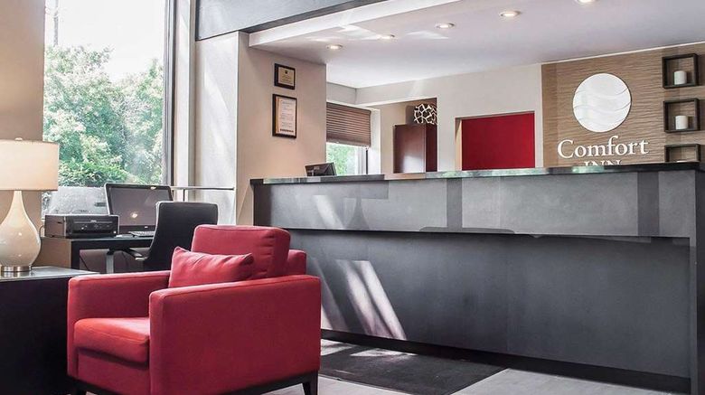 <b>Comfort Inn Lobby</b>. Images powered by <a href="https://iceportal.shijigroup.com/" title="IcePortal" target="_blank">IcePortal</a>.
