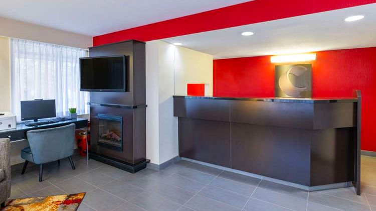Comfort Inn Magnetic Hill Lobby