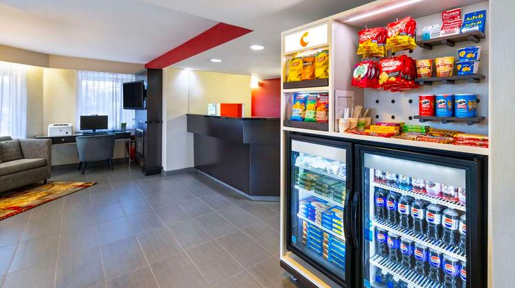 Comfort Inn Magnetic Hill Lobby
