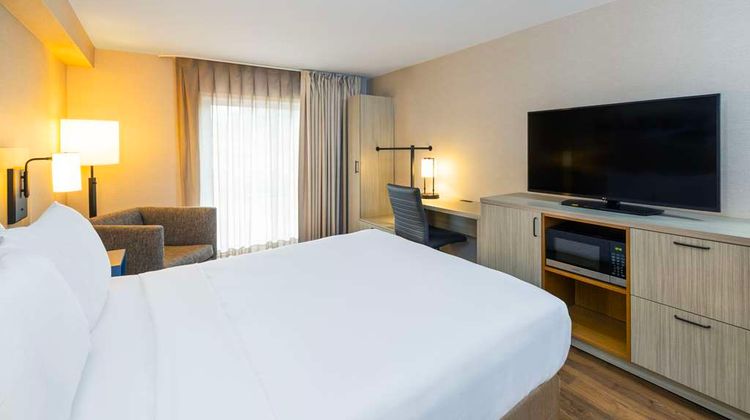 Comfort Inn Magnetic Hill Room