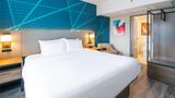 Comfort Suites London Room
