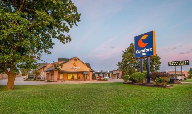 Comfort Inn London Exterior