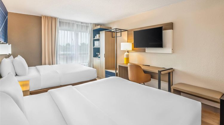 Comfort Inn London Room