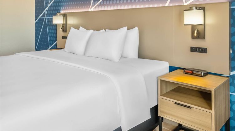 Comfort Inn London Room