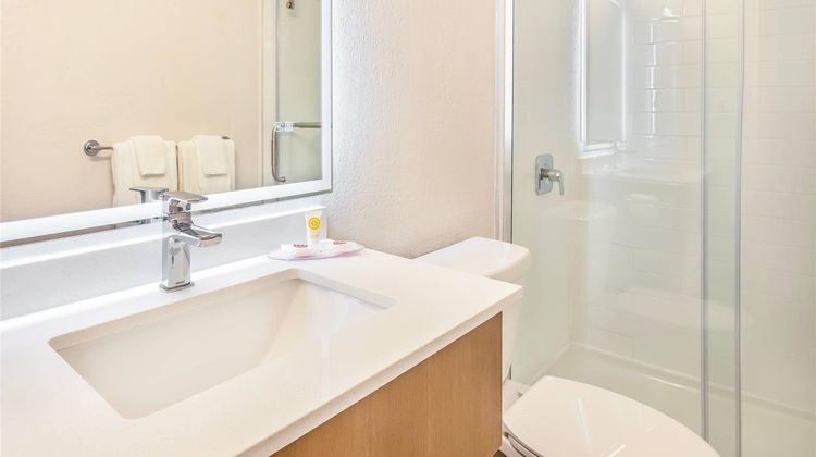 Comfort Inn London Room