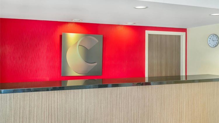 Comfort Inn London Lobby