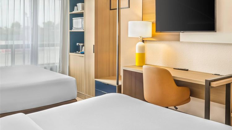 Comfort Inn London Room