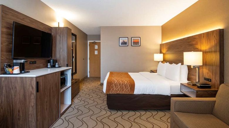 <b>Comfort Inn Room</b>. Images powered by <a href="https://iceportal.shijigroup.com/" title="IcePortal" target="_blank">IcePortal</a>.