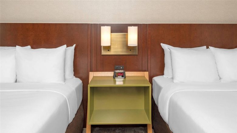<b>Comfort Inn - Ottawa Room</b>. Images powered by <a href="https://iceportal.shijigroup.com/" title="IcePortal" target="_blank">IcePortal</a>.