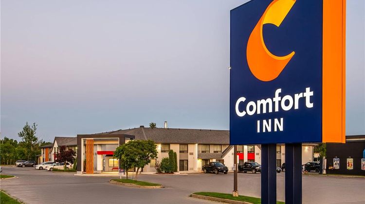 Comfort Inn Sudbury Exterior