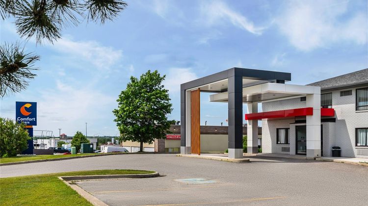 Comfort Inn Sudbury East Exterior