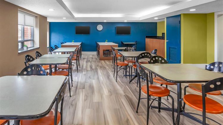 Quality Suites Restaurant