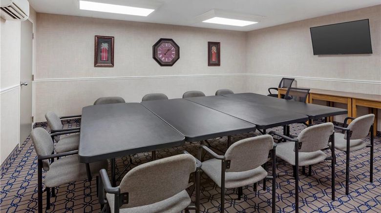 <b>Quality Suites Meeting</b>. Images powered by <a href="https://iceportal.shijigroup.com/" title="IcePortal" target="_blank">IcePortal</a>.