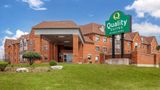 Quality Suites Exterior
