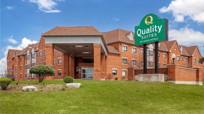 <b>Quality Suites Exterior</b>. Images powered by <a href="https://iceportal.shijigroup.com/" title="IcePortal" target="_blank">IcePortal</a>.