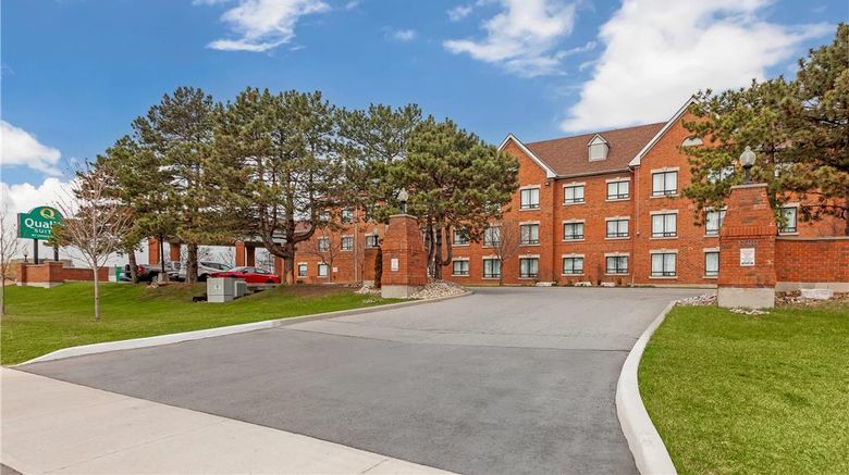 <b>Quality Suites Exterior</b>. Images powered by <a href="https://iceportal.shijigroup.com/" title="IcePortal" target="_blank">IcePortal</a>.