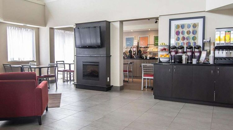 Comfort Inn Alma Lac-Saint-Jean Lobby