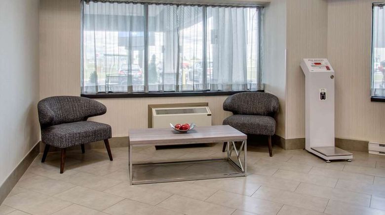 <b>Comfort Inn Lobby</b>. Images powered by <a href="https://iceportal.shijigroup.com/" title="IcePortal" target="_blank">IcePortal</a>.