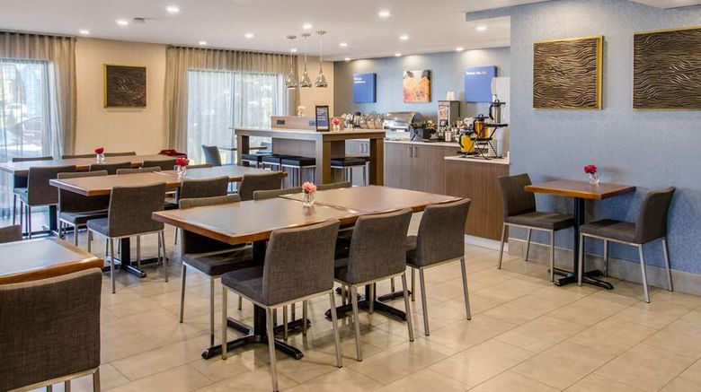 <b>Comfort Inn Restaurant</b>. Images powered by <a href="https://iceportal.shijigroup.com/" title="IcePortal" target="_blank">IcePortal</a>.