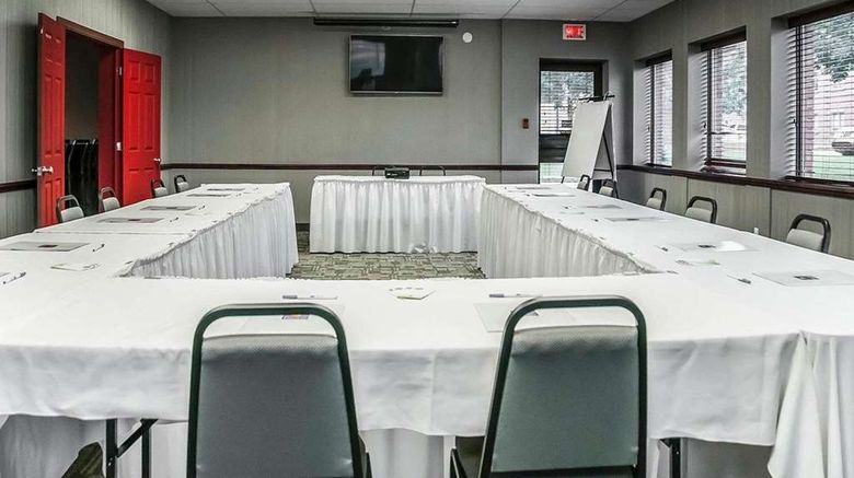 <b>Comfort Inn Montreal Laval Meeting</b>. Images powered by <a href="https://iceportal.shijigroup.com/" title="IcePortal" target="_blank">IcePortal</a>.