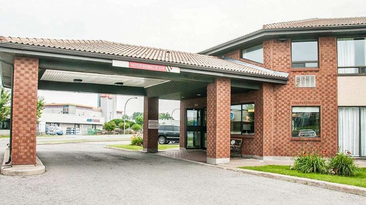 Comfort Inn Montreal Laval Exterior