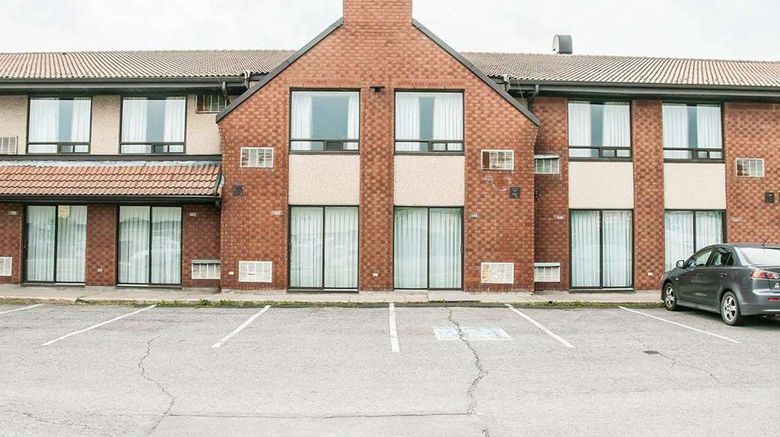 <b>Comfort Inn Montreal Laval Exterior</b>. Images powered by <a href="https://iceportal.shijigroup.com/" title="IcePortal" target="_blank">IcePortal</a>.