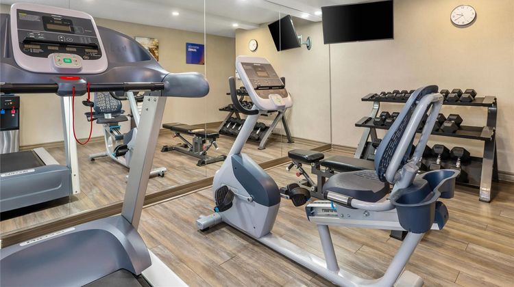 Comfort Inn Montreal Aeroport Health