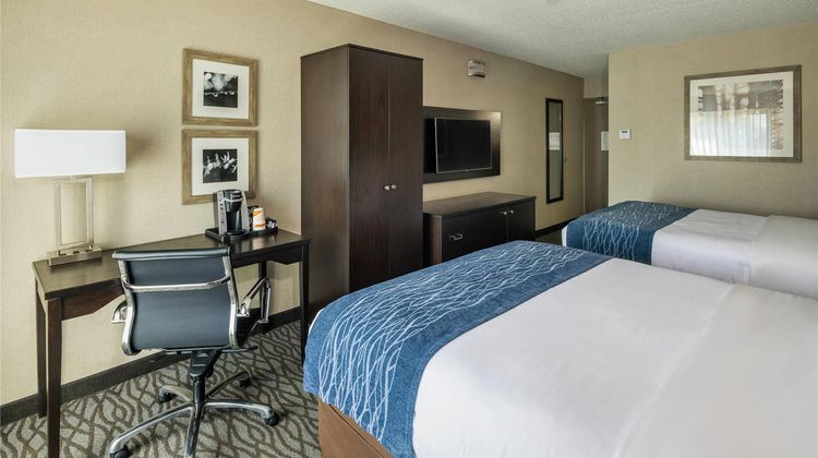 Comfort Inn Montreal Aeroport Room