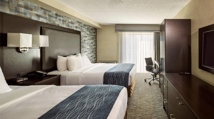Comfort Inn Montreal Aeroport Room