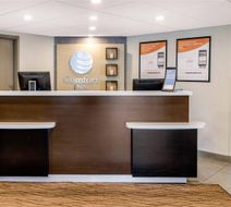 Comfort Inn Montreal Aeroport Lobby