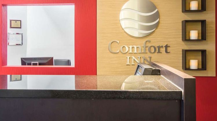 Comfort Inn Ancienne-Lorette - Quebec Airport Lobby