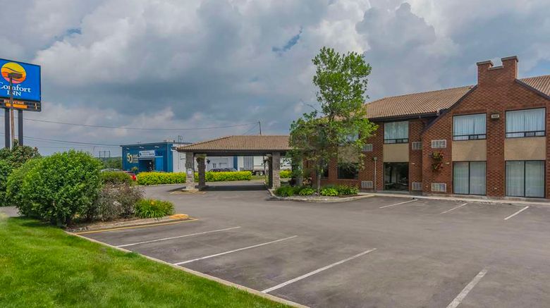 <b>Comfort Inn Levis Exterior</b>. Images powered by <a href="https://iceportal.shijigroup.com/" title="IcePortal" target="_blank">IcePortal</a>.