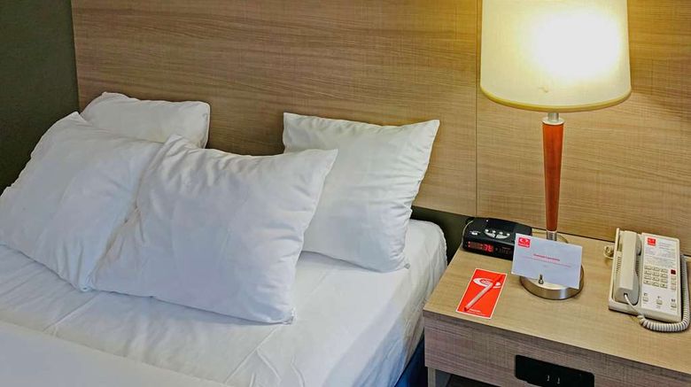 <b>Econo Lodge Airport Ste Foy Room</b>. Images powered by <a href="https://iceportal.shijigroup.com/" title="IcePortal" target="_blank">IcePortal</a>.