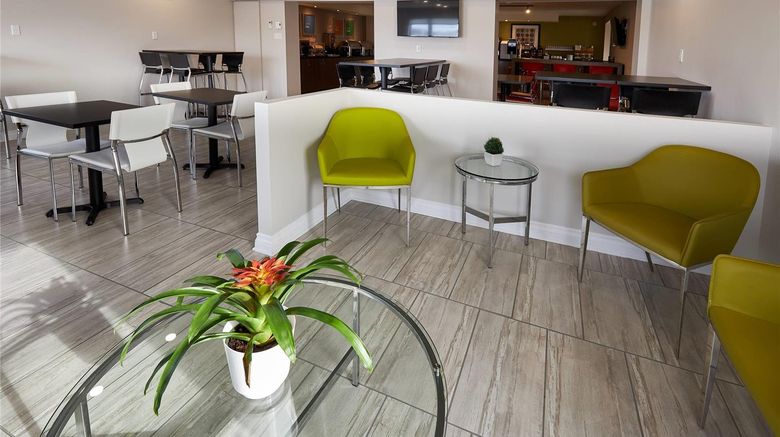 <b>Comfort Inn Lobby</b>. Images powered by <a href="https://iceportal.shijigroup.com/" title="IcePortal" target="_blank">IcePortal</a>.
