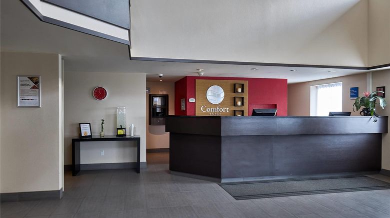 <b>Comfort Inn Lobby</b>. Images powered by <a href="https://iceportal.shijigroup.com/" title="IcePortal" target="_blank">IcePortal</a>.