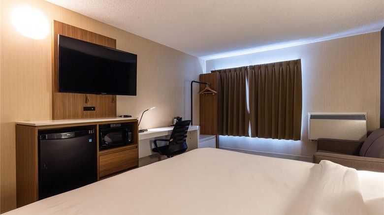 <b>Comfort Inn Room</b>. Images powered by <a href="https://iceportal.shijigroup.com/" title="IcePortal" target="_blank">IcePortal</a>.