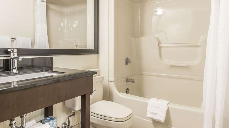 <b>Comfort Inn Sept-Iles Room</b>. Images powered by <a href="https://iceportal.shijigroup.com/" title="IcePortal" target="_blank">IcePortal</a>.