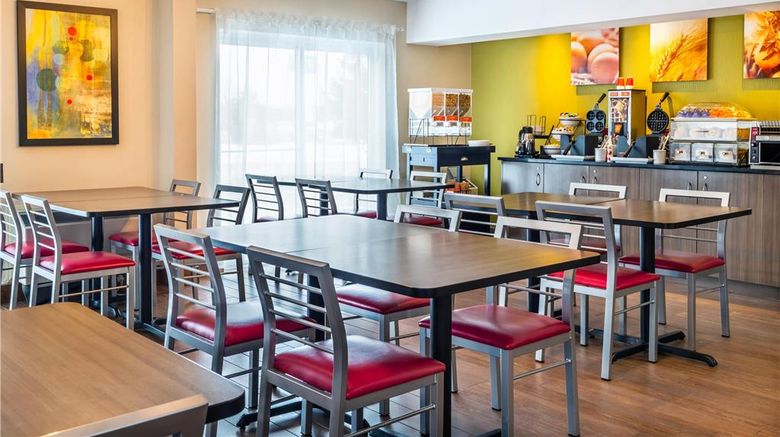 <b>Comfort Inn Sept-Iles Restaurant</b>. Images powered by <a href="https://iceportal.shijigroup.com/" title="IcePortal" target="_blank">IcePortal</a>.
