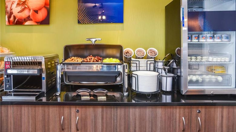 <b>Comfort Inn Sept-Iles Restaurant</b>. Images powered by <a href="https://iceportal.shijigroup.com/" title="IcePortal" target="_blank">IcePortal</a>.