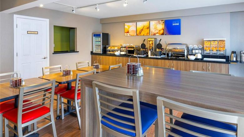 <b>Comfort Inn Sept-Iles Restaurant</b>. Images powered by <a href="https://iceportal.shijigroup.com/" title="IcePortal" target="_blank">IcePortal</a>.
