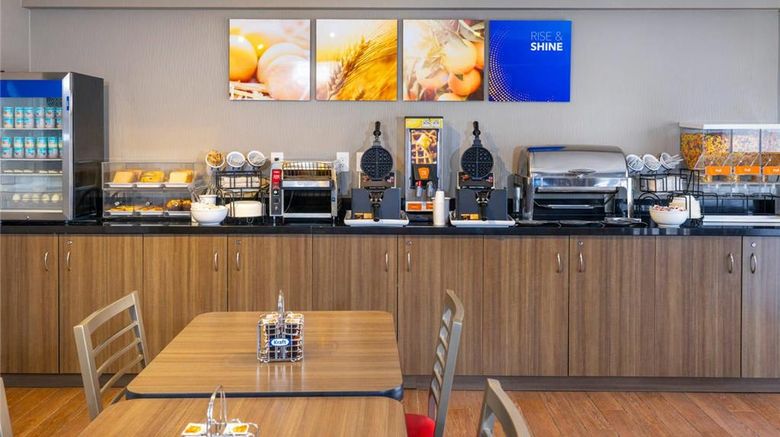 <b>Comfort Inn Sept-Iles Restaurant</b>. Images powered by <a href="https://iceportal.shijigroup.com/" title="IcePortal" target="_blank">IcePortal</a>.