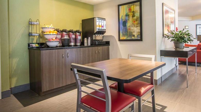 <b>Comfort Inn Sherbrooke - Estrie Restaurant</b>. Images powered by <a href="https://iceportal.shijigroup.com/" title="IcePortal" target="_blank">IcePortal</a>.