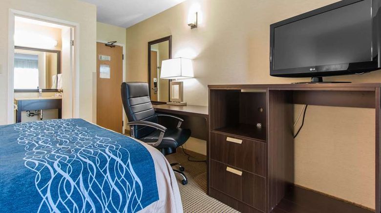 <b>Comfort Inn Room</b>. Images powered by <a href="https://iceportal.shijigroup.com/" title="IcePortal" target="_blank">IcePortal</a>.