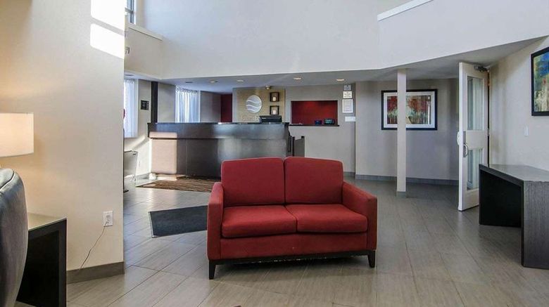 <b>Comfort Inn Regina East Lobby</b>. Images powered by <a href="https://iceportal.shijigroup.com/" title="IcePortal" target="_blank">IcePortal</a>.