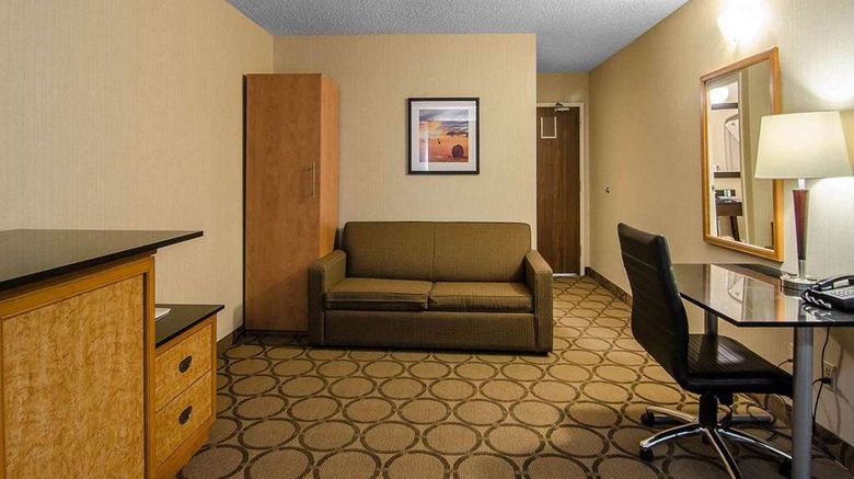 <b>Comfort Inn Regina East Room</b>. Images powered by <a href="https://iceportal.shijigroup.com/" title="IcePortal" target="_blank">IcePortal</a>.