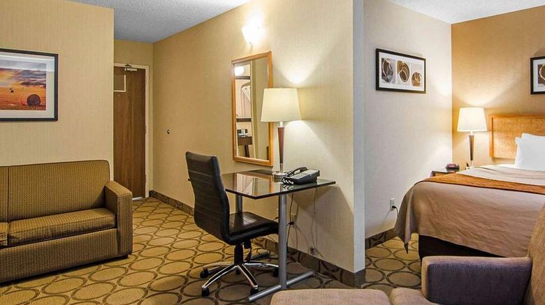 <b>Comfort Inn Regina East Room</b>. Images powered by <a href="https://iceportal.shijigroup.com/" title="IcePortal" target="_blank">IcePortal</a>.