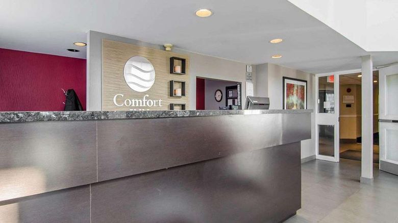 <b>Comfort Inn Regina East Lobby</b>. Images powered by <a href="https://iceportal.shijigroup.com/" title="IcePortal" target="_blank">IcePortal</a>.