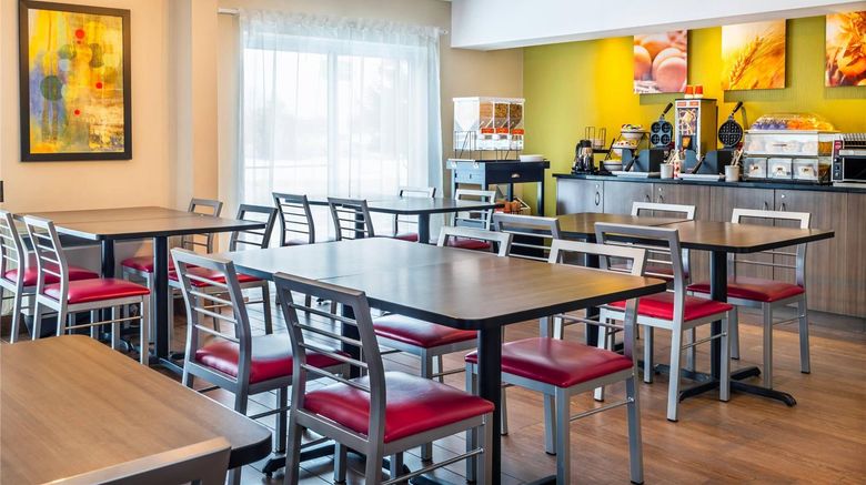 <b>Comfort Inn Regina East Restaurant</b>. Images powered by <a href="https://iceportal.shijigroup.com/" title="IcePortal" target="_blank">IcePortal</a>.